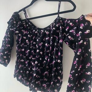 🛍 4/$25 !Forever 21 Open Shoulder Ruffle Top